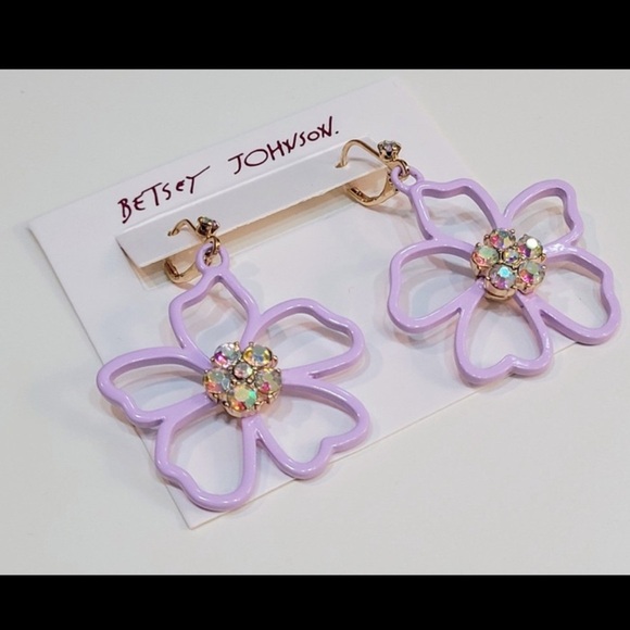 BETSEY JOHNSON Lilac-Purple Open Flower Earrings w/ Multiple Crystals Middle NWT - Picture 4 of 4